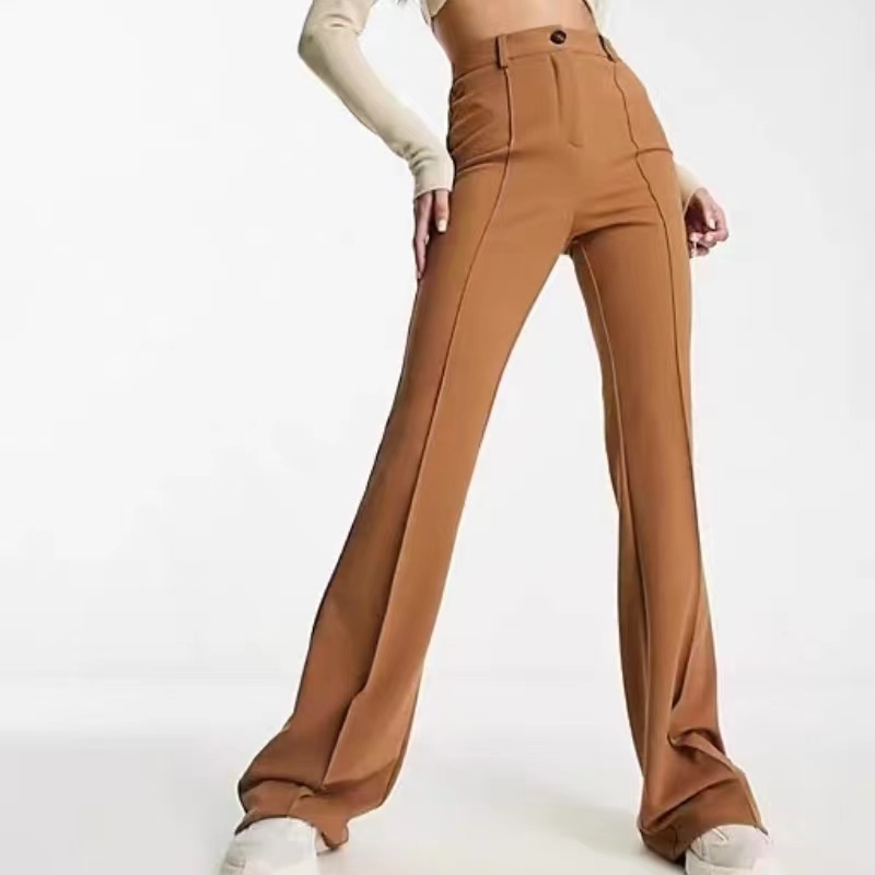 Stilfuld afslappet bukser med høj talje i kamelfarve
